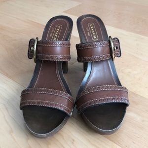 VGUC Coach Chrissy heeled leather sandals